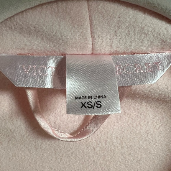 Victoria's Secret Pink Satin Robe - Picture 2 of 8